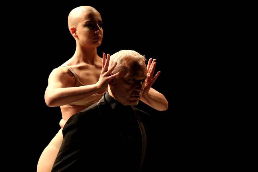 Teatro Vascello MpTre Dance Company presentano “SKIN”.