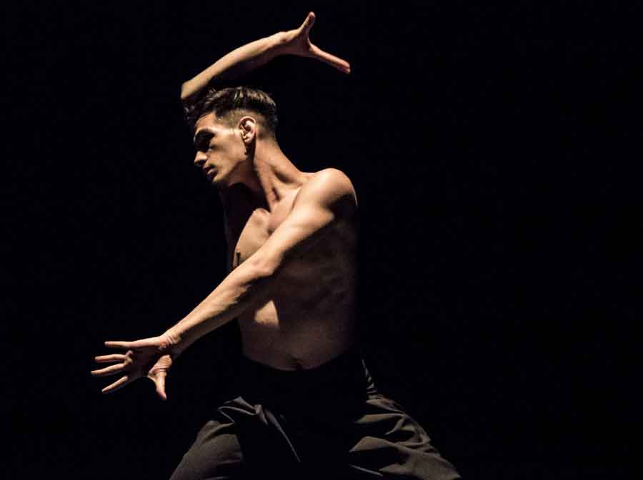 Teatro Vascello MpTre Dance Company presentano “SKIN”.