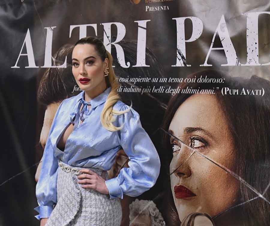 Cinema Adriano esplosiva la prima di Paola Saulino.