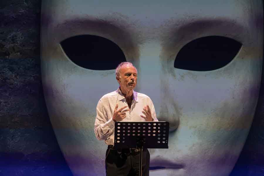 Stefano Reali protagonista dello spettacolo Da Cervantes a Gaza al Teatro Vittoria di Roma