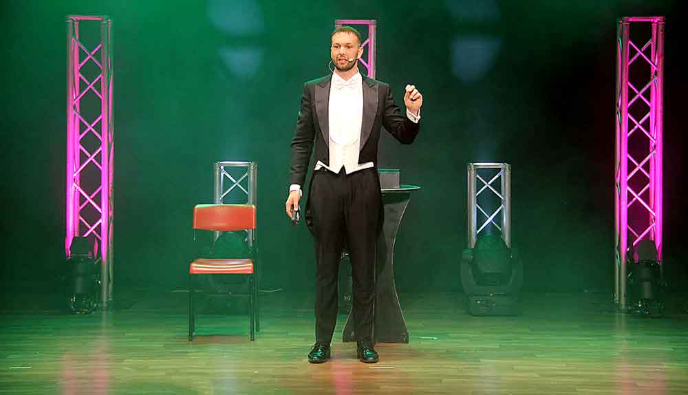 Francesco Frattarelli in Processo alla Magia al Teatro Vittoria di Roma